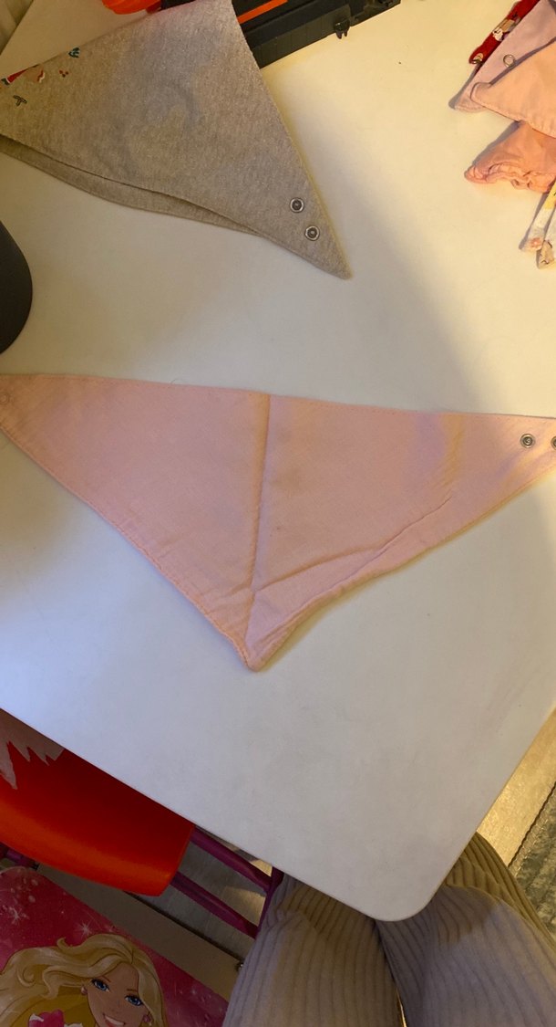 Nakışlı Çok Renkli Bebek Önlükleri - Görsel 3