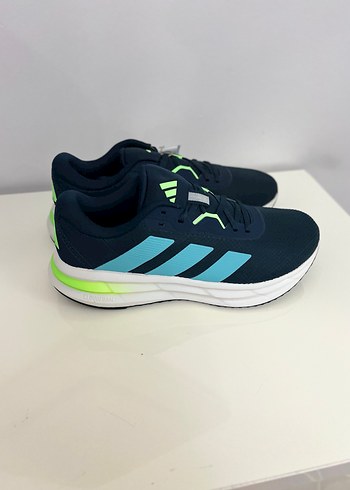 Adidas 42.5