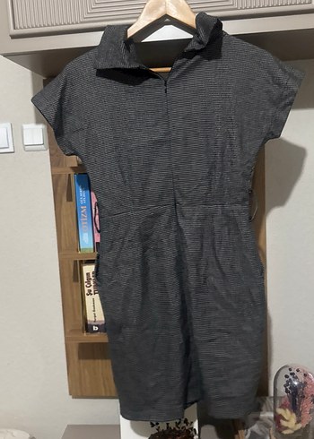 Gri Kemerli Kısa Kollu Midi Elbise - Görsel 2