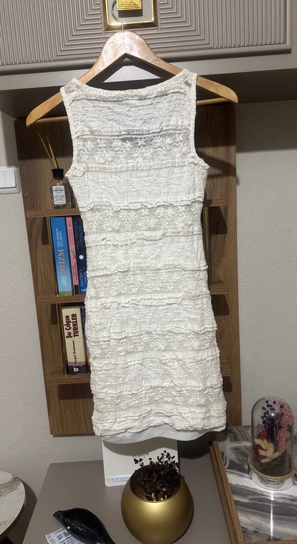 Dantel Detaylı Beyaz Keten Midi Elbise - Görsel 2