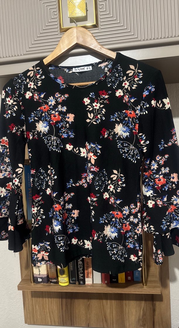 Çiçek Desenli Uzun Kollu Kadın Bluz - Görsel 2