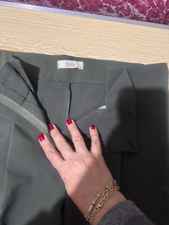 Siyah ve Gri Ölçek Cetveli - Görsel 4