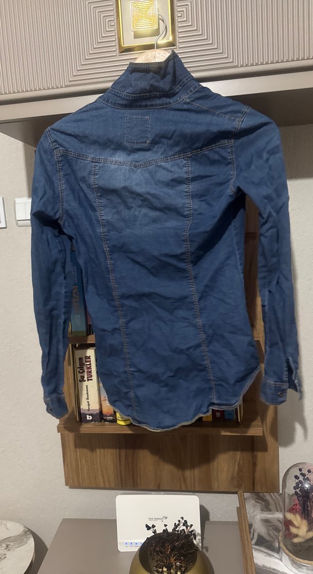 Düğmeli Mavi Denim Kadın Gömlek - Görsel 2