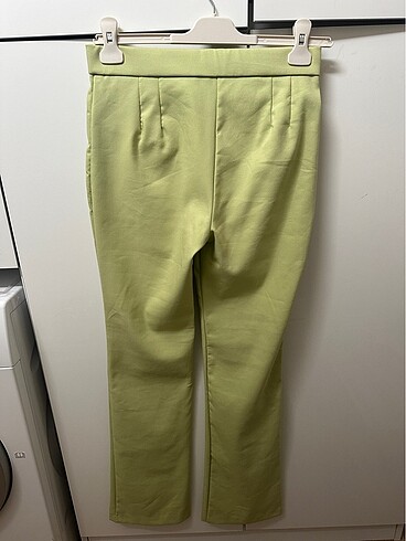 m Beden Dilvin fıstık yeşili pantolon