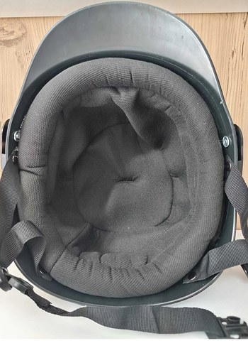 Siyah Baskılı Tokalı Motosiklet Kaskı - Görsel 4