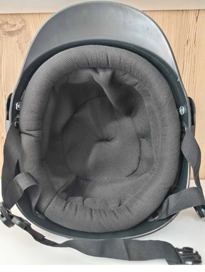 Siyah Baskılı Tokalı Motosiklet Kaskı - Görsel 4