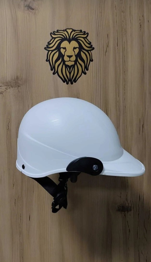 Beyaz Minimalist Motosiklet Kaskı - Görsel 3