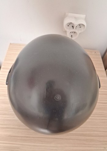 Parlak Siyah Minimalist Motosiklet Kaskı - Görsel 8