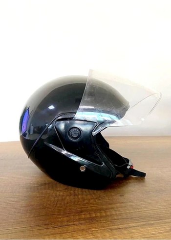 Parlak Siyah Minimalist Motosiklet Kaskı - Görsel 3