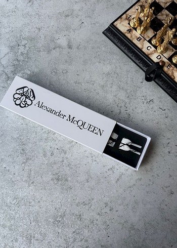 Alexander McQueen Bağcık - Görsel 4