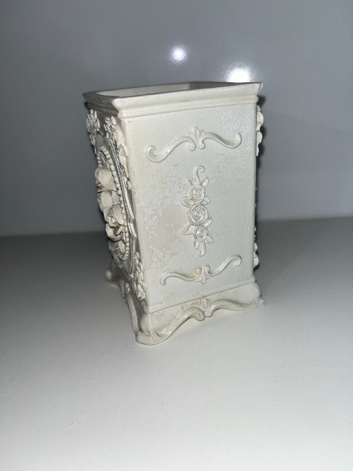 Beyaz Dekoratif Çiçek Desenli Vazo - Görsel 5