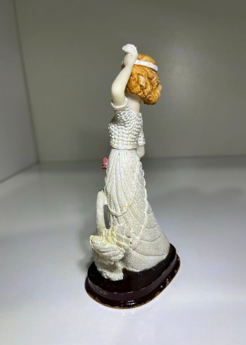 Beyaz Kadın ve Kuğu Biblo - Görsel 4