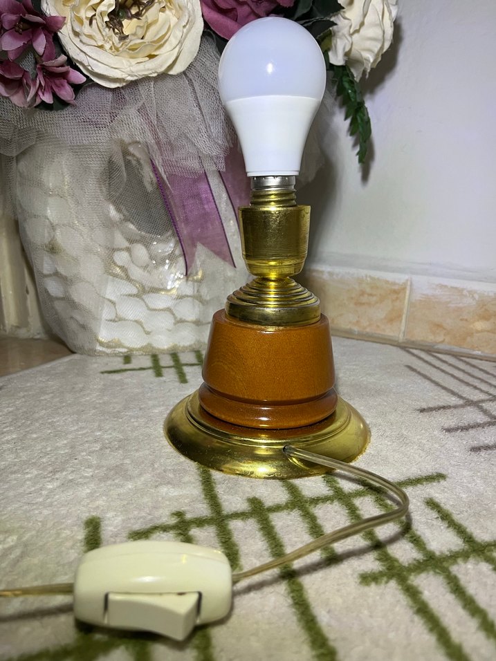 Ahşap ve Metal Masa Lambası Beyaz Işık - Görsel 4