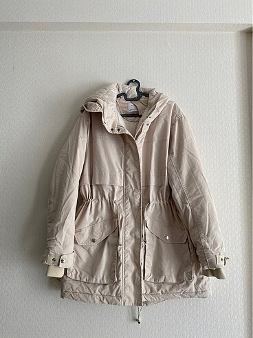 BERSHKA mont