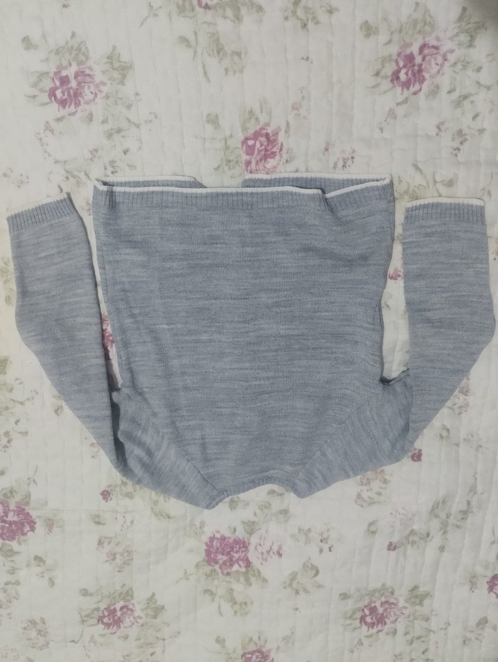 Kız Çocuk Gri Nakışlı Örgü Hırka - Görsel 3