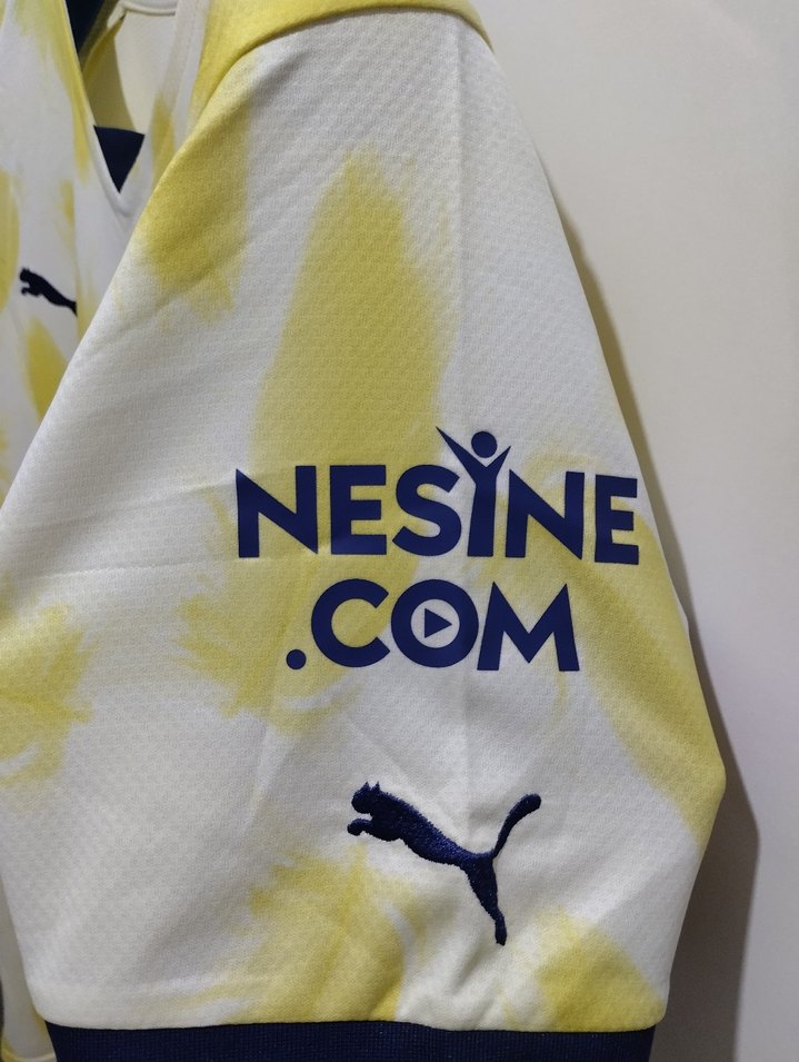 Sarı Batik Desenli V Yaka Erkek Tişört - Görsel 5