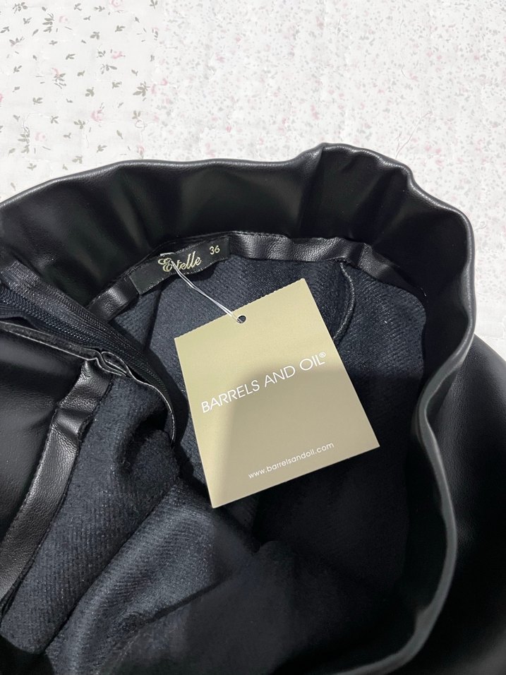 Deri Siyah Pilili Mini Etek - Görsel 2