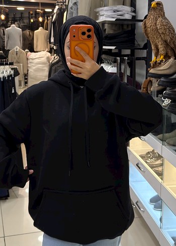 Siyah Kapüşonlu Kadın Sweatshirt Tüm Bedenler Mevcut - Görsel 2