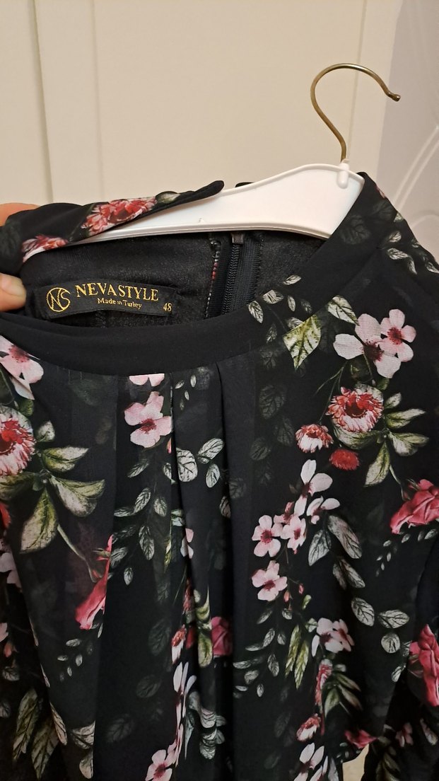 Çiçek Desenli Uzun Drapeli Kadın Elbise - Görsel 3