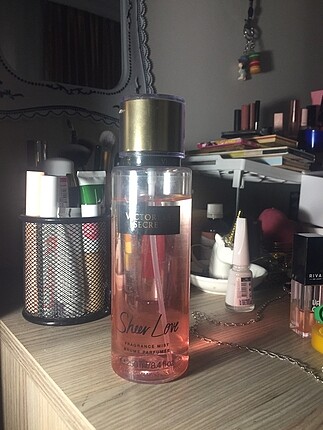 Victoria secret vücut spreyi