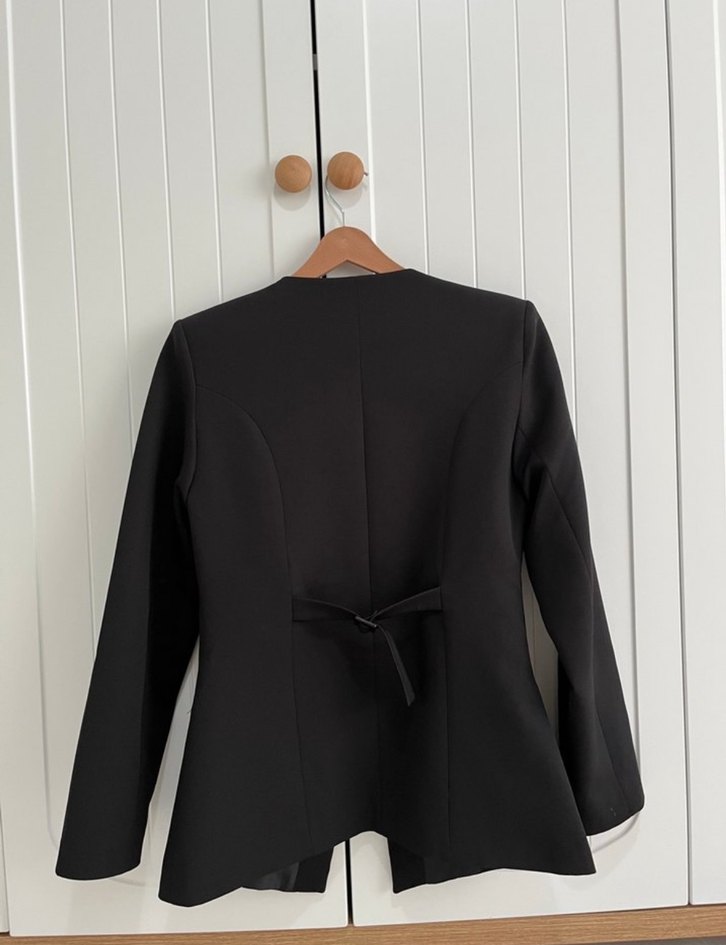 Belden oturtmalı siyah blazer ceket - Görsel 3