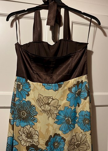 Üst kısmı korse şeklinde boyundan bağlamalı elbise - Görsel 3