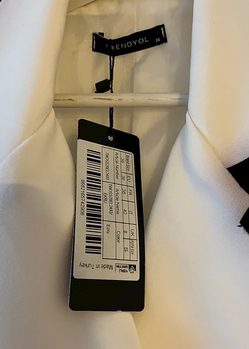 Kemerli Beyaz Kadın elbise Siyah Detaylı - Görsel 2