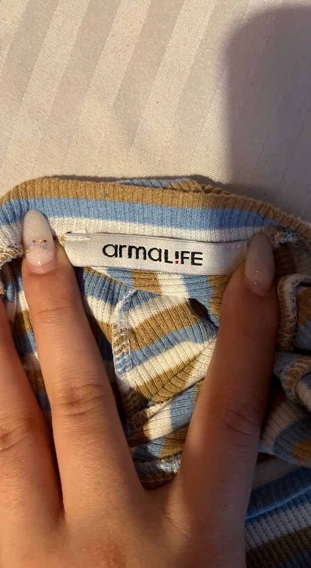 Çizgili V Yaka Kısa Kollu Kadın crop - Görsel 2