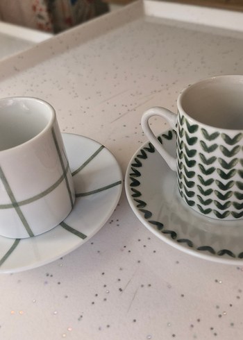 Gri ve Yeşil Desenli Seramik Fincan ve Tabak - Görsel 2