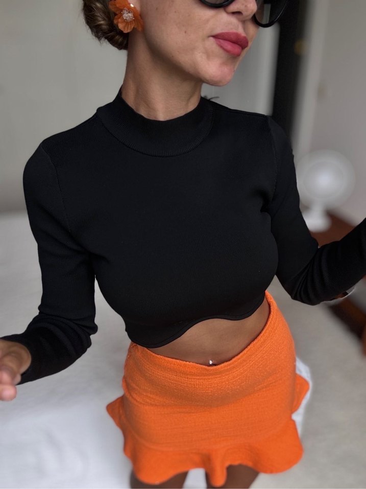 Kadın Siyah Yüksek Yakalı Uzun Kollu Kazak - Görsel 3