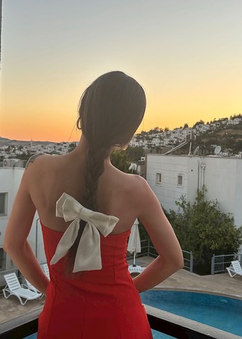 Kırmızı Drapeli Uzun Straplez Elbise - Görsel 2