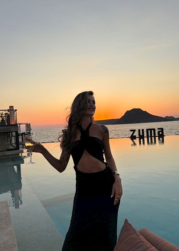 Siyah Elbise - Görsel 3