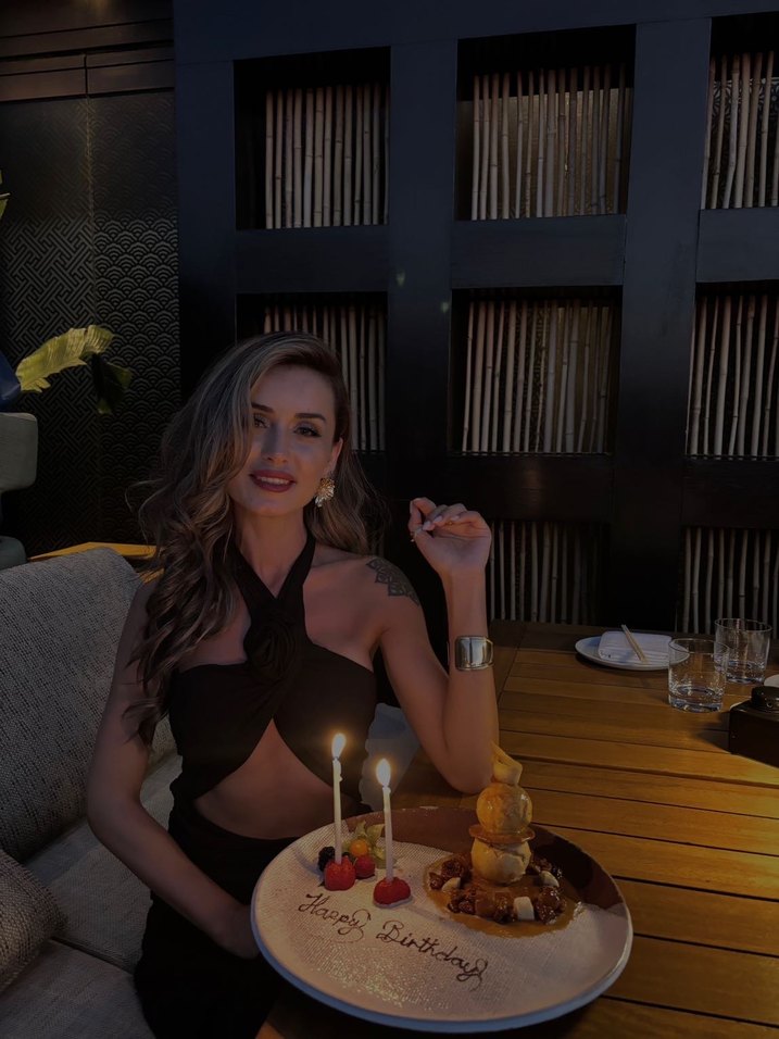 Siyah Elbise - Görsel 4