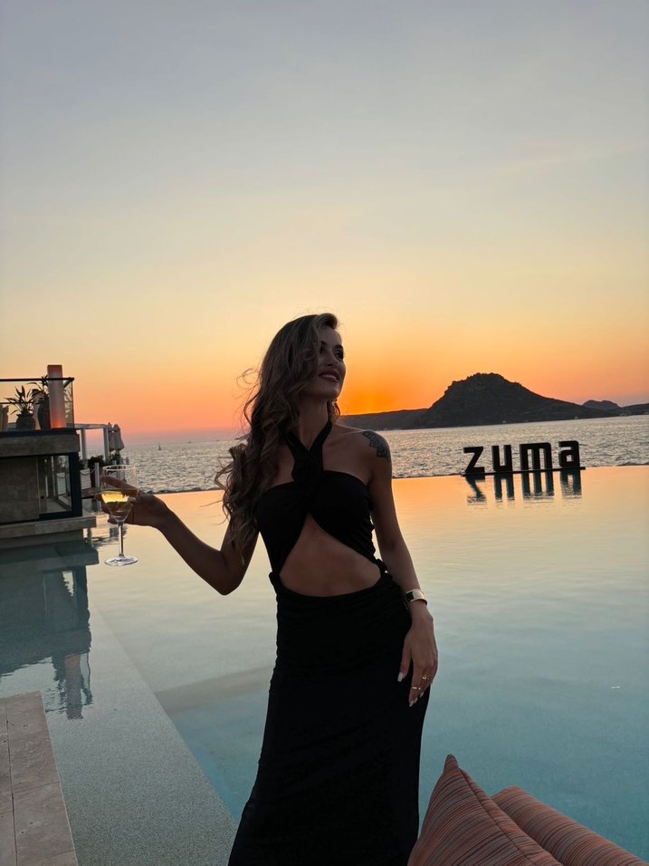 Siyah Elbise - Görsel 3