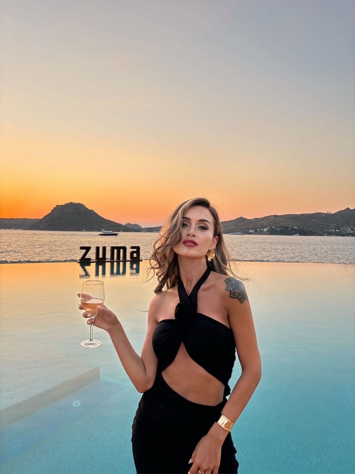 Siyah Elbise - Görsel 2