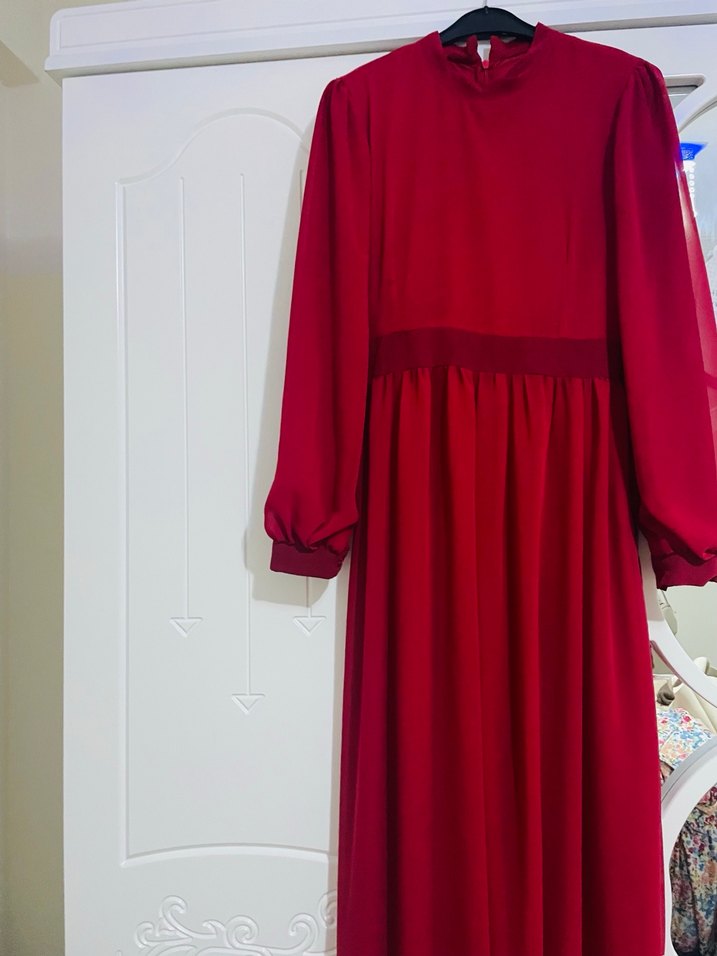 Uzun kırmızı astarlı şifon abiye - Görsel 3