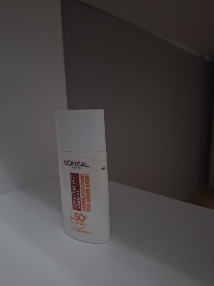 L'Oréal Revitalift Güneş Koruyucu SPF 50+ - Görsel 2