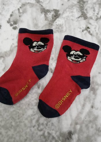 Kırmızı Nakışlı Erkek Çocuk Çorabı - Görsel 2