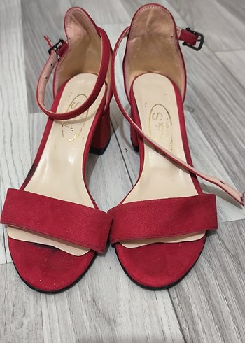 Kırmızı Süet Tokalı Kadın Topuklu Ayakkabı - Görsel 2