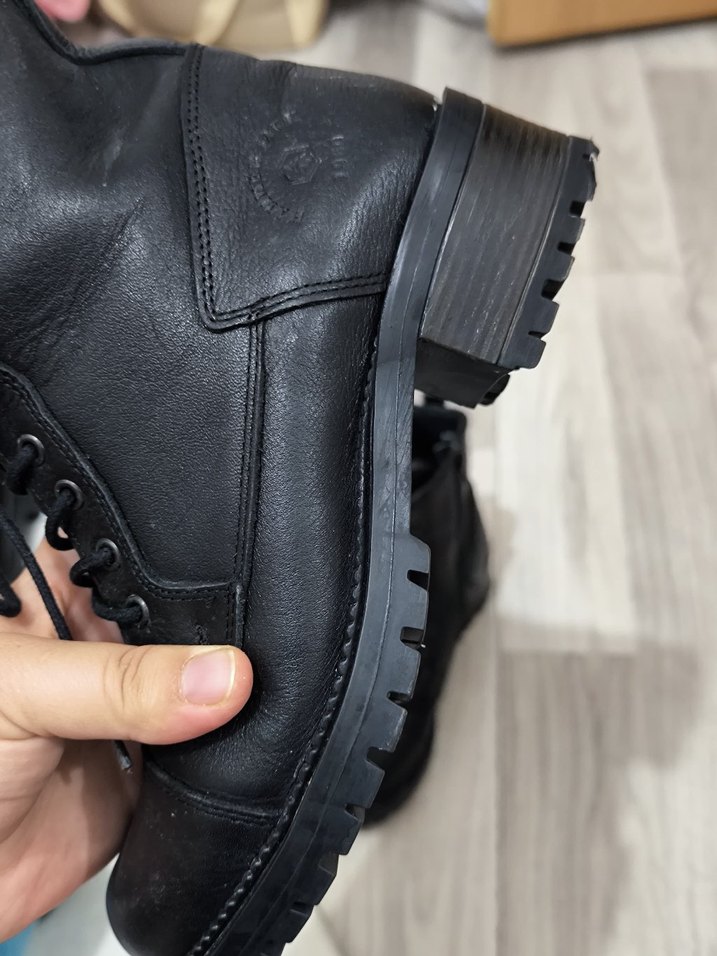 Siyah Deri Punk Tarzı Kadın Botları - Görsel 3