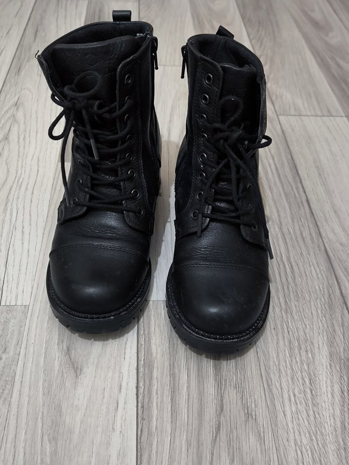 Siyah Deri Punk Tarzı Kadın Botları - Görsel 2