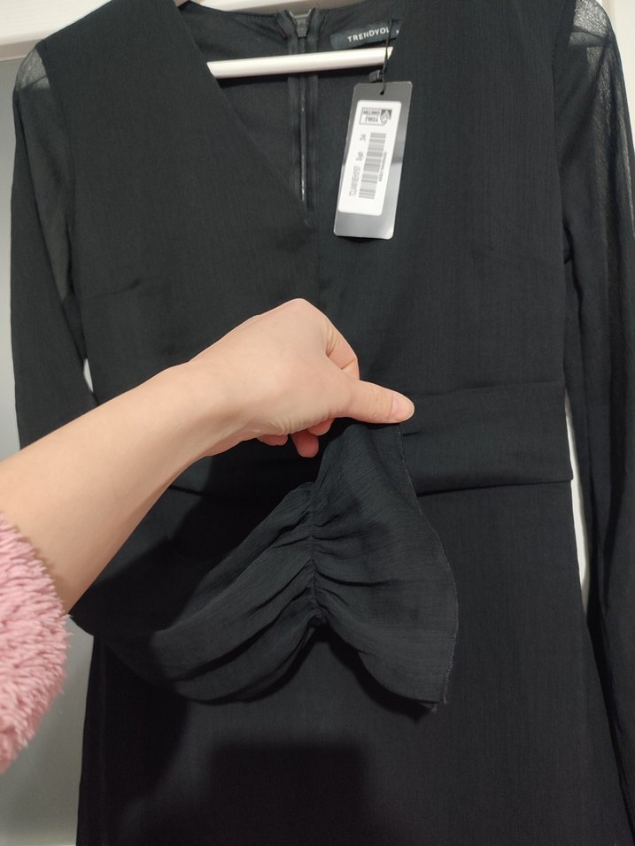 kadın siyah elbise - Görsel 3