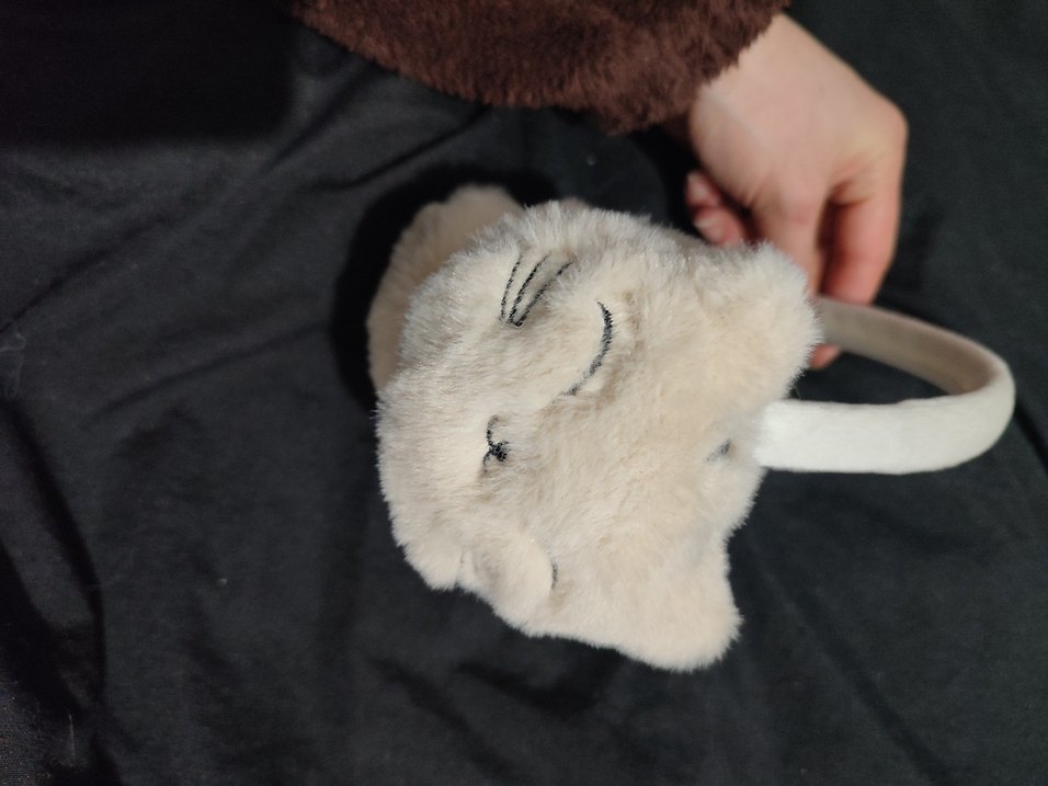 Beyaz Kürklü Kadın Kulaklık - Görsel 4