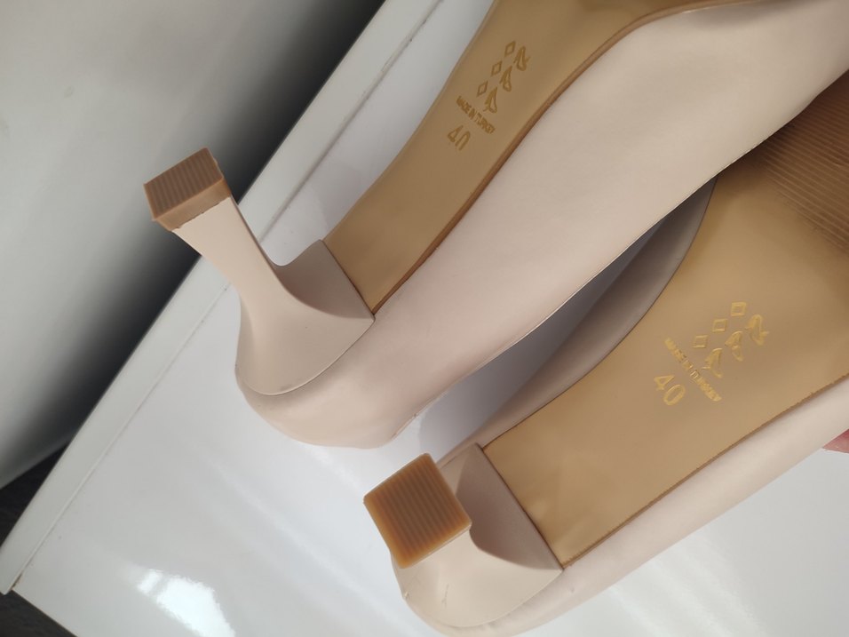 Bej Minimalist Stiletto Topuklu Kadın Ayakkabı yeni giyilmedi - Görsel 3