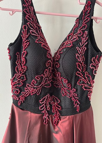 Bordo Nakışlı Uzun V Yakalı Abiye Elbise - Görsel 2