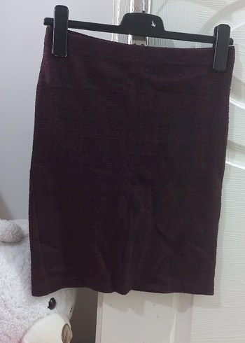 bordo vücudu saran midi etek - Görsel 4