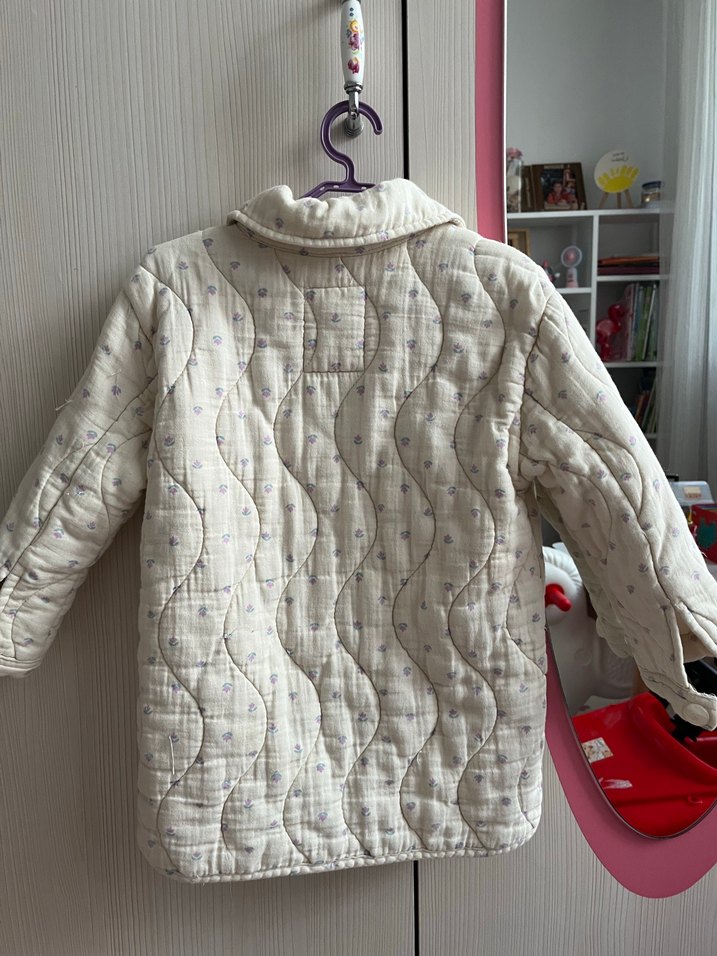 Düğmeli krem Kız Çocuk Keten Ceket - Görsel 3