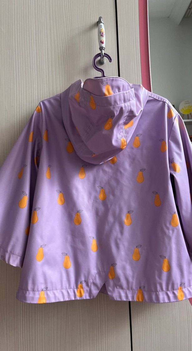 Mor Düğmeli Kız Yağmurluk - Görsel 4