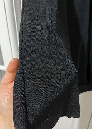 Uzun Kollu Siyah V Yakalı Pilili elbise - Görsel 3