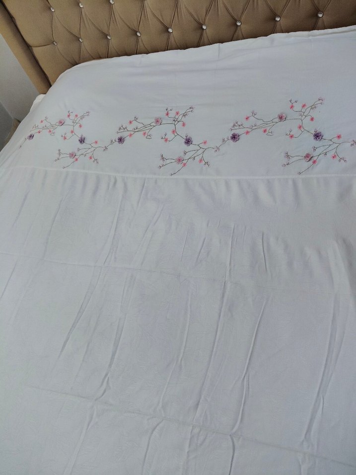 Nakışlı Beyaz Yatak pamuk saten nevresim takım - Görsel 3